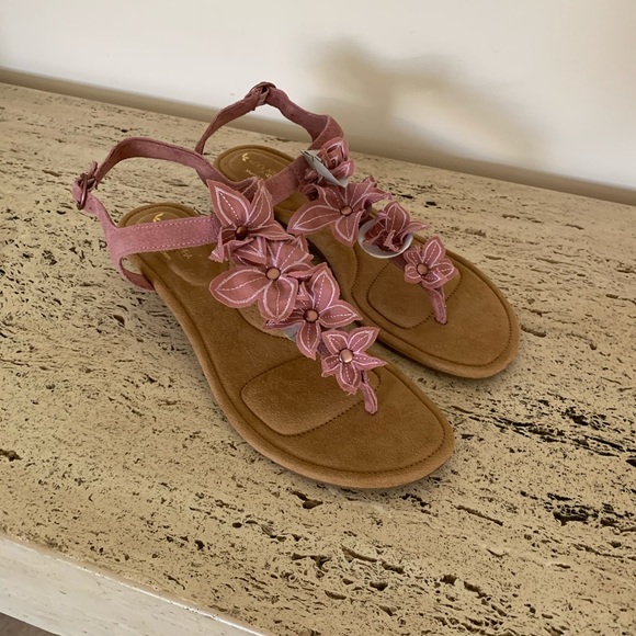 NWOB Koolaburra by UGG Arely Heeled Sandal - Picture 8 of 13